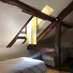 Hébergement de vacances Longère Rénovée Proche Du Mans Avec Jardin Et Salle De Jeux - Fr-1-410-248 *