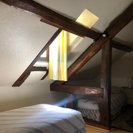 Сasa de vacaciones Longère Rénovée Proche Du Mans Avec Jardin Et Salle De Jeux - Fr-1-410-248 *