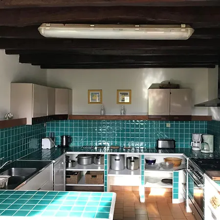 Hébergement de vacances Longère Rénovée Proche Du Mans Avec Jardin Et Salle De Jeux - Fr-1-410-248 *