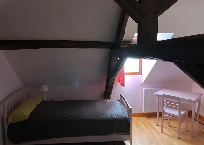 Longère Rénovée Proche Du Mans Avec Jardin Et Salle De Jeux - Fr-1-410-248 *