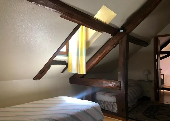 Hébergement de vacances Longère Rénovée Proche Du Mans Avec Jardin Et Salle De Jeux - Fr-1-410-248 *